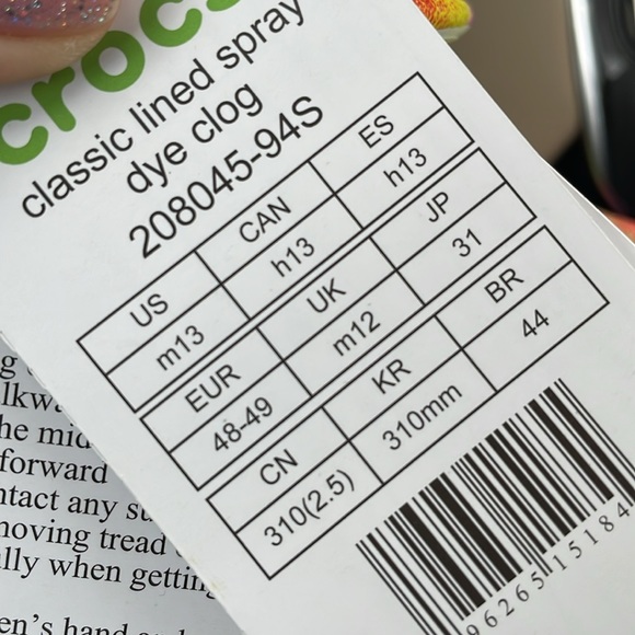 NWT Crocs Classic Fur Lined Spray Dye rainbow Clog in size 13 mens - Picture 6 of 9